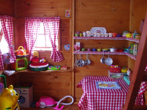 playhouse-shed-interior