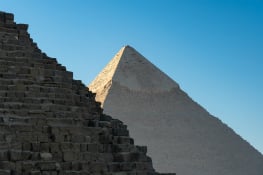 pyramids-3953368_1920
