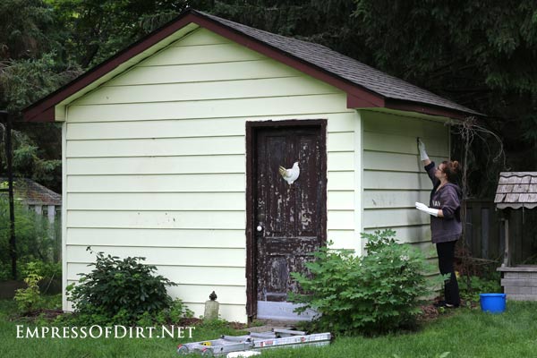 shed-makeover-vintage-redo-paint-diy-gardening-outdoor-living